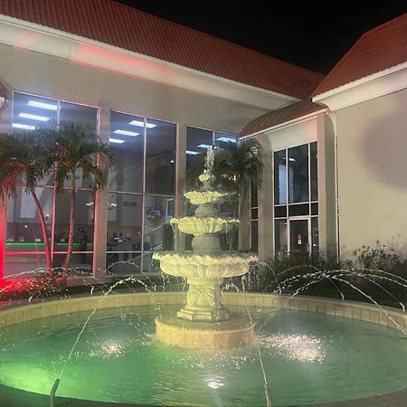 Quality Inn & Suites Conference Center New Port Richey Exterior foto